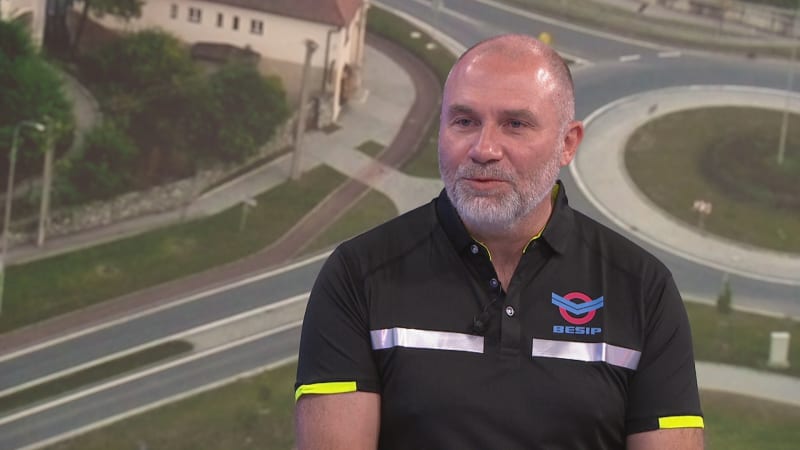 Jsme malinkatá velmoc v kruhových objezdech. Někdy dají zabrat i zkušeným řidičům, říká expert