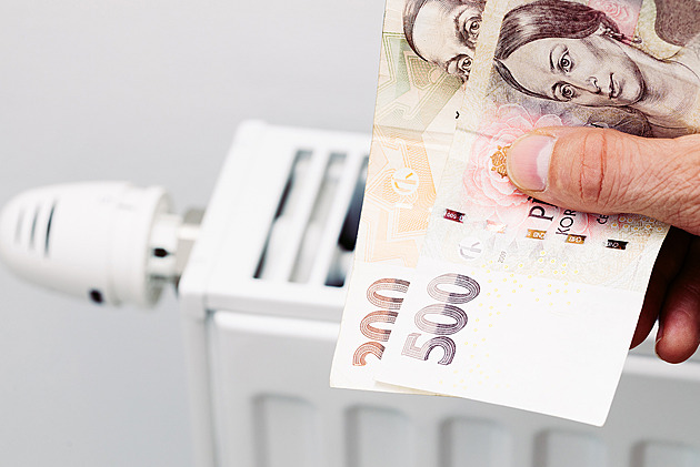 V Praze klesají ceny plynu i elektřiny, teplo zdražuje. Emisní povolenky budí obavy