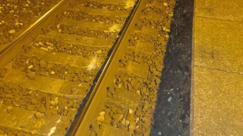 Večerní neštěstí u Českého Brodu: Vlak srazil dítě, na místě zemřelo