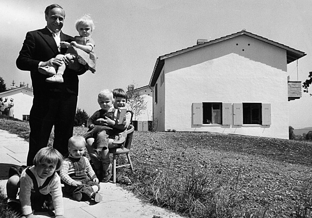 Zakladatel SOS dětských vesniček zneužíval děti, ukázalo interní vyšetřování