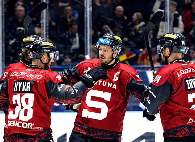 ONLINE: Sparta ničí Kladno, Litvínov zvyšuje. Pardubice ztrácejí s Vítkovicemi