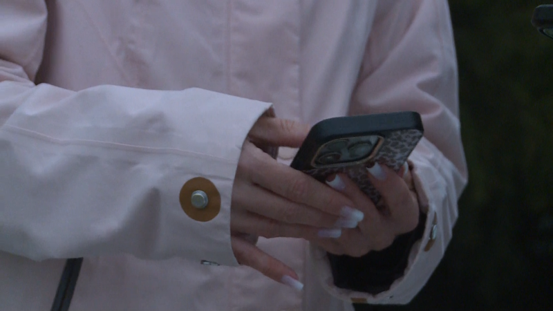 V Náchodě řádí šílený stalker: Rozesílá nechutnosti a proniká ženám za dveře. Stíhá ho policie