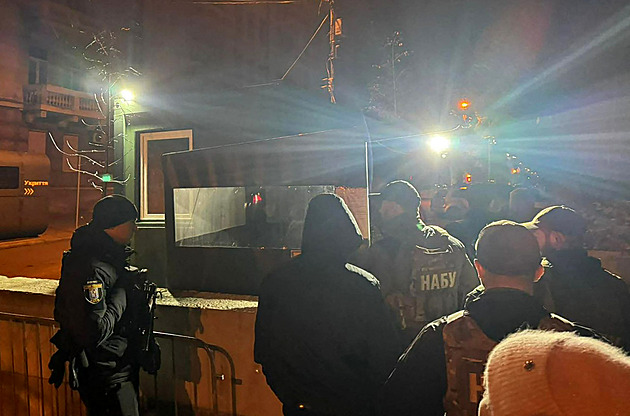 Zelenského nejbližší muž Jermak po razii protikorupčního úřadu rezignoval