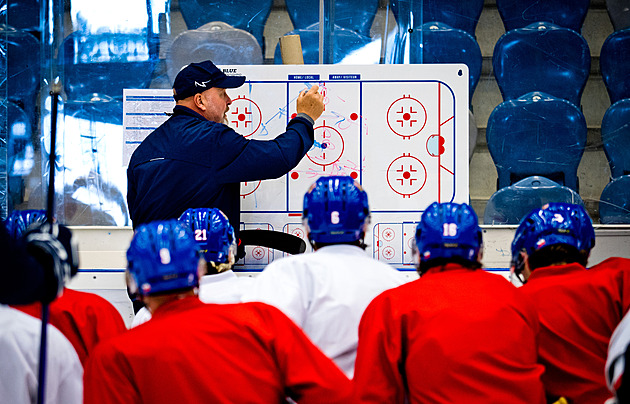 Za další medailí s Mrtkou či Sikorou, ale bez Tomka. Augusta nominoval na dvacítky