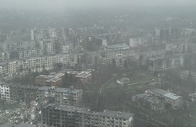 Chtějí ho vymazat z povrchu zemského. Dron natočil Myrnohrad obklíčený Rusy