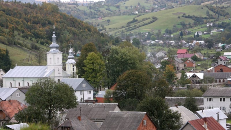 Češi, vraťte se už na Silvestra. I za války chceme turisty, prosí starosta ukrajinské Koločavy