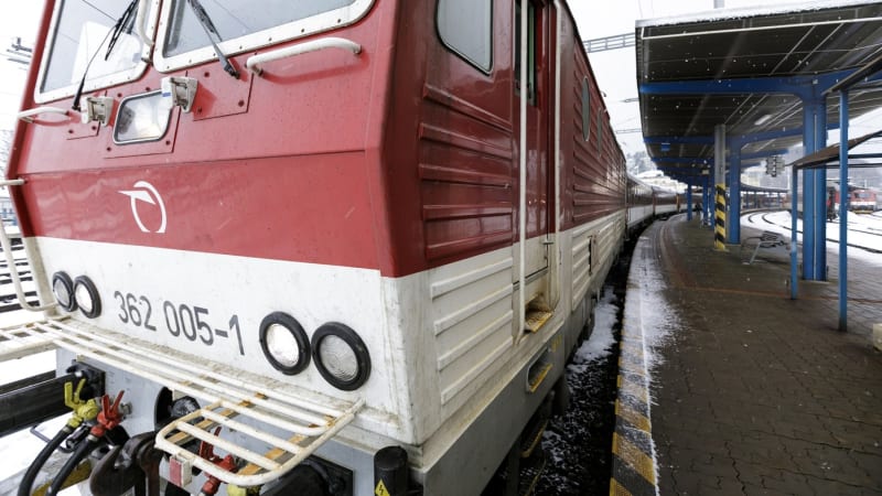 Vlaky jely proti sobě. Jen pár metrů chybělo k dalšímu železničnímu neštěstí na Slovensku