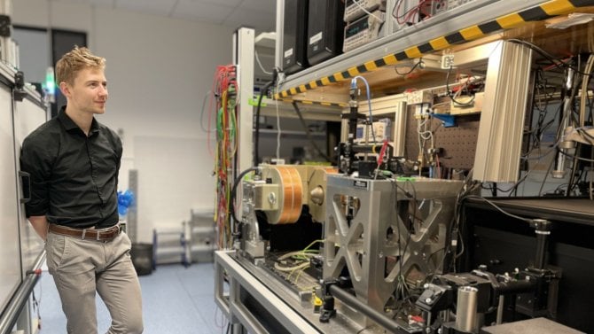 Vědci z Brna objevili revoluční metodu, která umožní výrobu menších a efektivnějších čipů