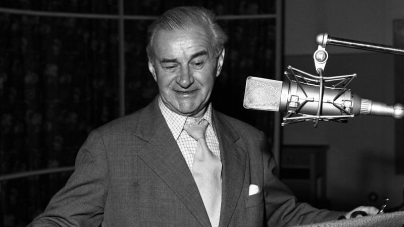 Herec Josef Beyvl dotočil a zemřel. Proslul jako hostinský z pohádky Obušku, z pytle ven!