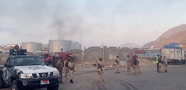 Saúdové vs. Emiráty. V Jemenu přituhuje, platí výjimečný stav, hranice se zavřely