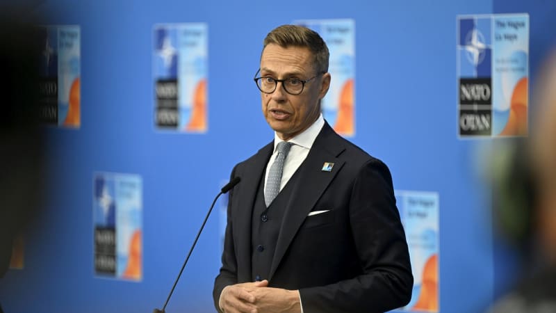 Finové zadrželi loď podezřelou ze sabotáže. Posádka měla úmyslně poškodit podmořský kabel