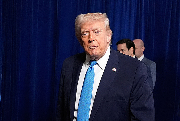 Zrušil jsem plánovanou druhou vlnu útoků na Venezuelu, spolupracuje, uvedl Trump