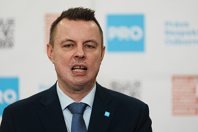 Rajchl pozval na seminář o covidu Slováka Kotlára, který srovnal očkované s kukuřicí