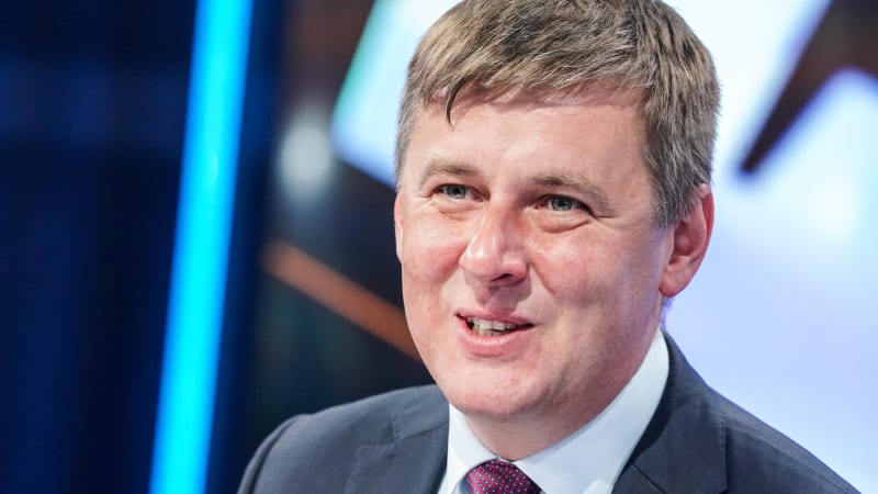 Petříček k „válce“ Macinky s Pavlem: Neperme prádlo v NATO, stát nesmí trpět kvůli jejich sporu