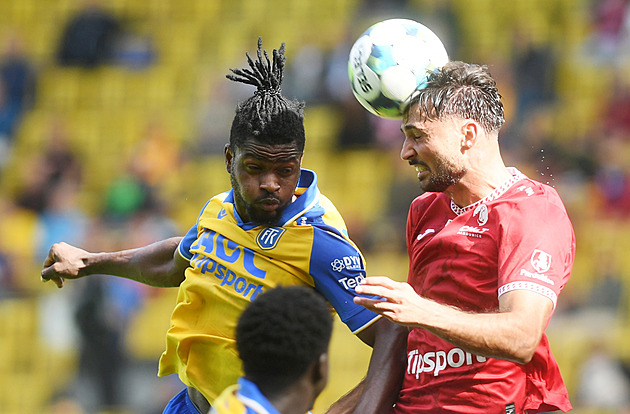 Sága Lurvink: Stoper chce do Sigmy, a tak v Pardubicích trucuje. A vrátí se Zmrzlý?