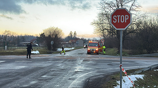 Středočeské silniční pasti. Pomohly by lampy, nadjezd i opatrnost, míní experti