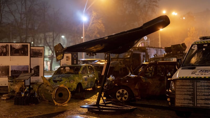 Musk vypnul internet vražedným dronům. Rusové mu za to hrozí vesmírnou atomovou bombou