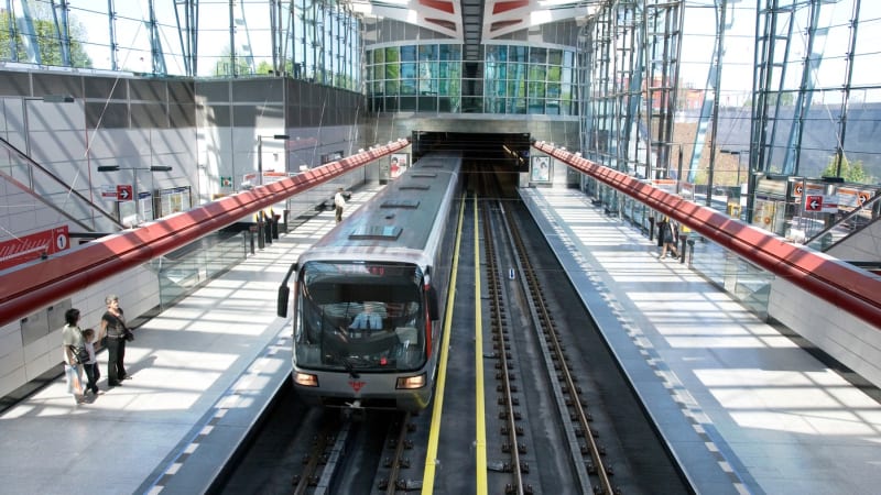 Ochromené metro: V Praze nejezdila celá linka C, zasahovaly záchranné složky