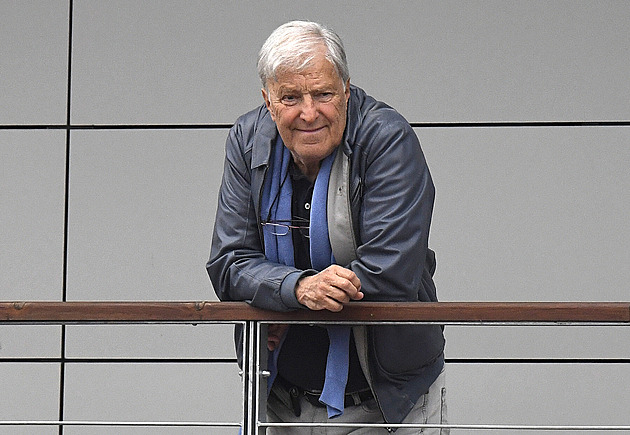 Frajer Kodeš. Zápolil se soudruhy, dřel jako otrok. S druhým srdcem slaví osmdesátku