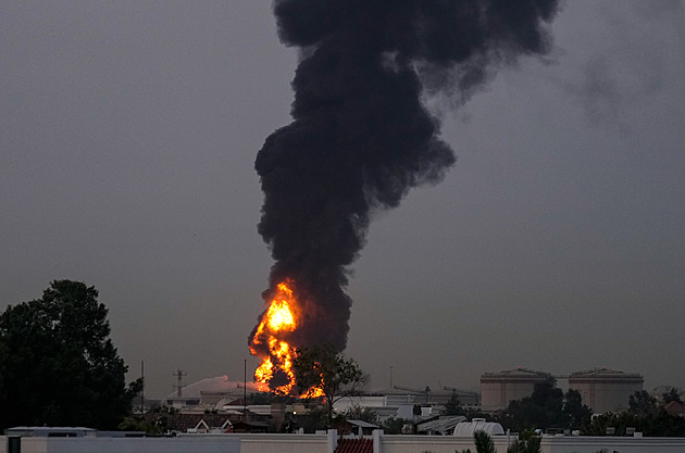 Letiště v Dubaji po útoku dronem obnovuje dopravu. Mimo provoz bylo sedm hodin
