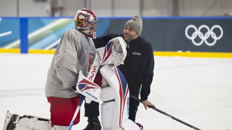 Utajený porod: Hokejista Pavelec a modelka Budková se radují z narozeného miminka