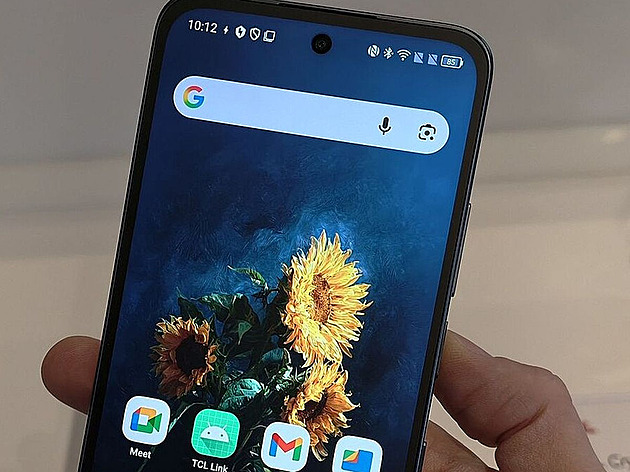 Fantastické, tento smartphone vydrží až 26 dní na příjmu. Stačí malá finta