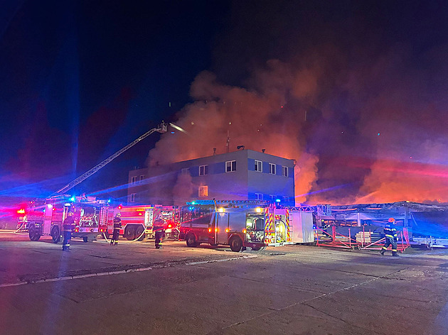 Teroristé v Česku. Po kom jde po požáru haly zbrojařů policie a kontrarozvědka
