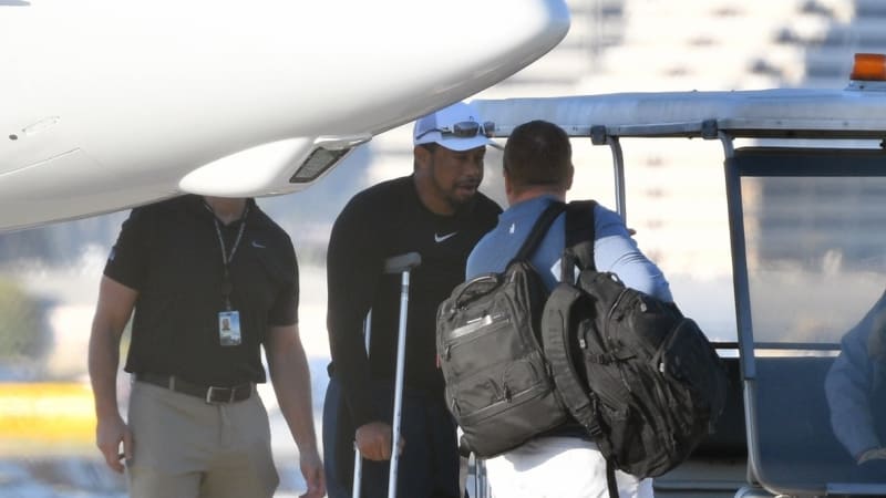 Tiger Woods měl vážnou autonehodu a byl zatčen. Policie ho podezírá z řízení pod vlivem