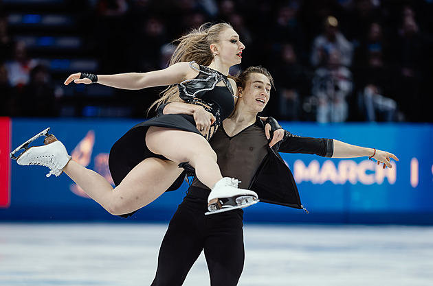 Mrázkovi i Taschlerovi postoupili. Japonka Sakamotová končí se zlatem i s rekordem