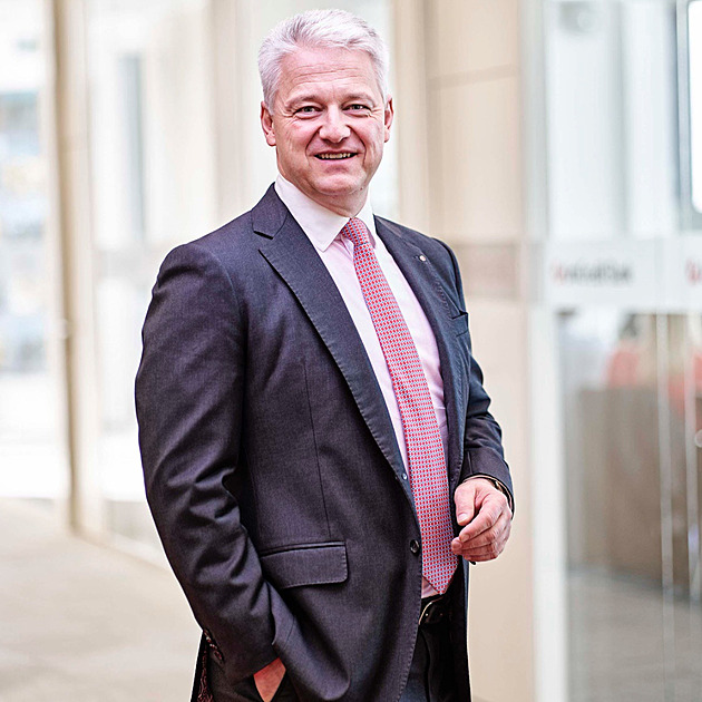 Z banky za strojařem. Šéf UniCredit nastoupí do představenstva MTX