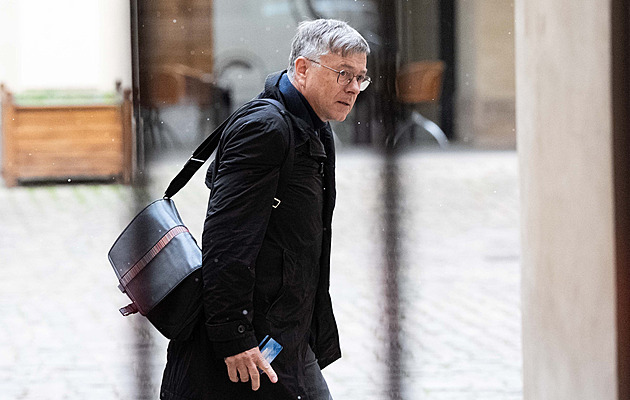 Chudárek přijel na jednání o financování ČT s ministrem kultury Klempířem