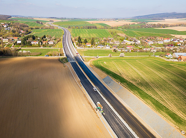 Dálnice D49 z Česka na Slovensko je priorita, shodli se premiéři Babiš a Fico