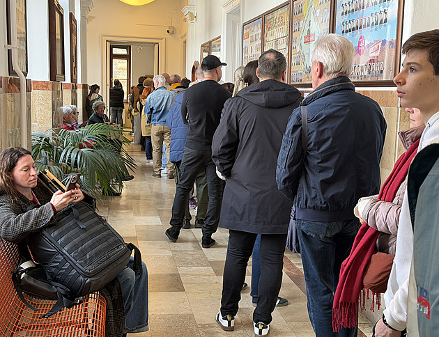 V Maďarsku odvolily tři čtvrtiny lidí, účast je nejvyšší od pádu komunismu