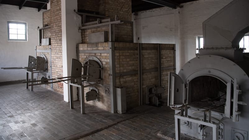 Školačky hajlovaly v koncentračním táboře, fotily se u toho. Experty děsí nový trend