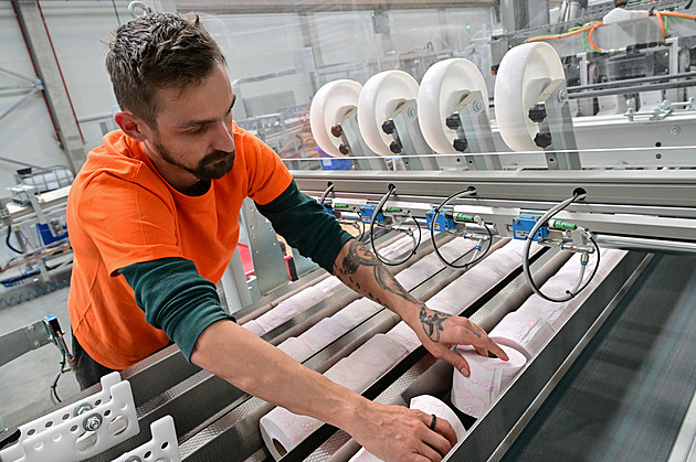 Zboží, které potřebuje každý. Nová linka vyrobí 20 tisíc tun toaletního papíru ročně