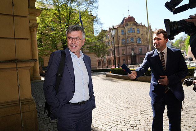 Babiš slíbil vznik pracovní skupiny, nezávislost ohrožena není, řekl šéf ČT