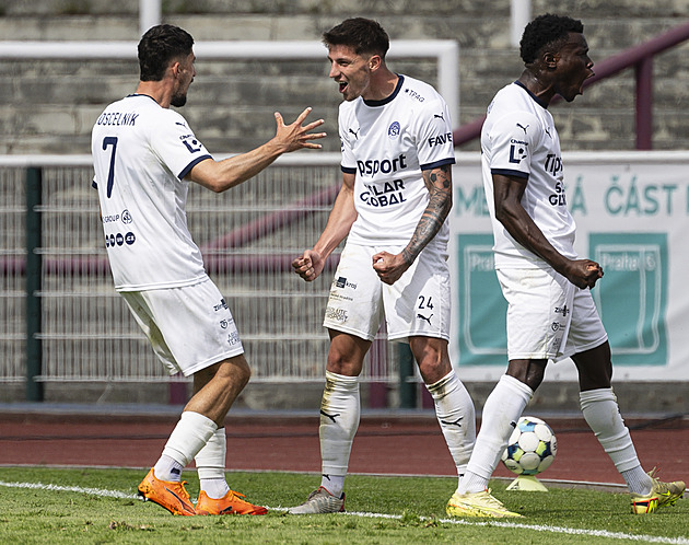 Dukla - Slovácko 0:1, hosté unikají přímému sestupu, rozhodl Juroška