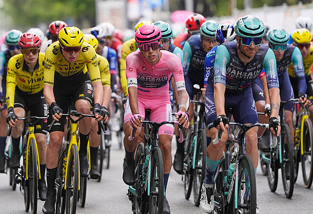 Giro ONLINE: Zatím největší test favoritů. Peloton čeká horský dojezd na Blockhaus