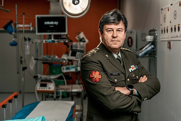 Šéf vojenské nemocnice Masopust skončí ve funkci