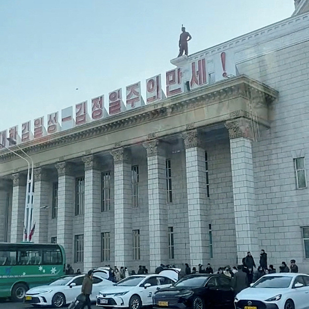 Severní Korea zažívá automobilovou horečku. Ulicím vládnou čínské značky