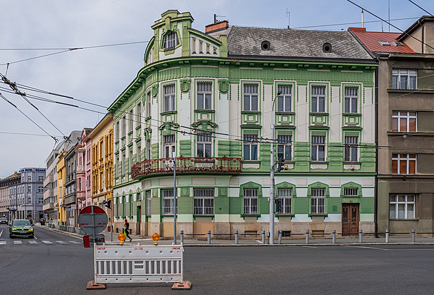 Domu hrůzy se báli i terénní pracovníci, Hradec byty obnoví pro lékaře