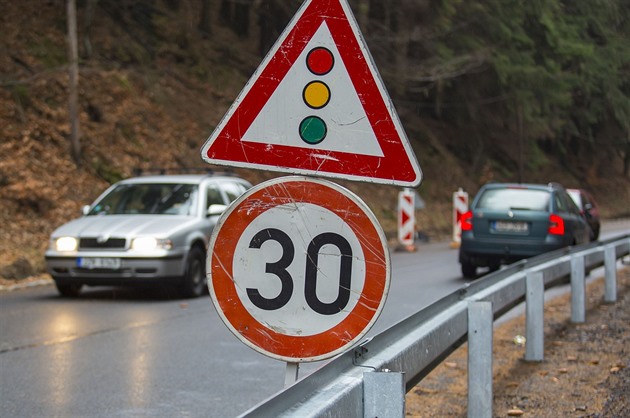 Na Chebsku motoristé jezdí po nové silnici, oprava skončila ještě před termínem