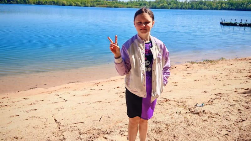 Překonala leukémii, přesto boj 13leté Jennifer neskončil. S maminkou prosí o pomoc