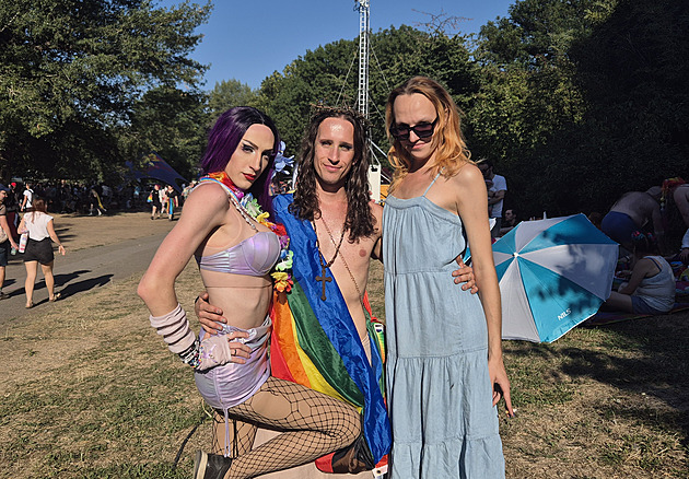 LGBT komunita se navzájem odcizuje, litují drag queens. Sní i o StarDance