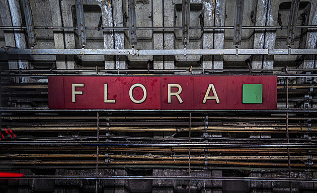 Stanice metra Flora zůstane zavřená o tři měsíce déle. Kvůli opravám stropní desky